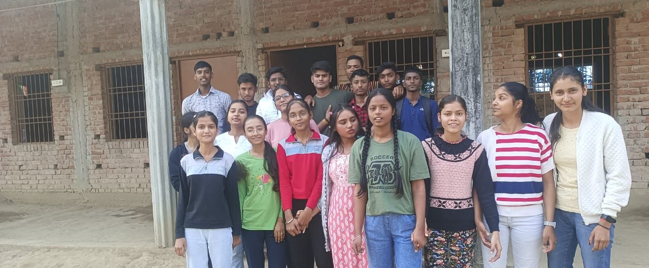 Students of INN Focus Classes group photo