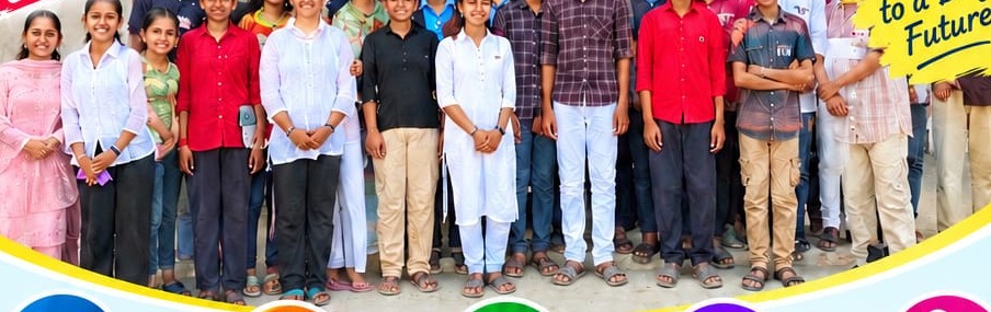 Group of INN Focus Classes students with teachers in Gahmar